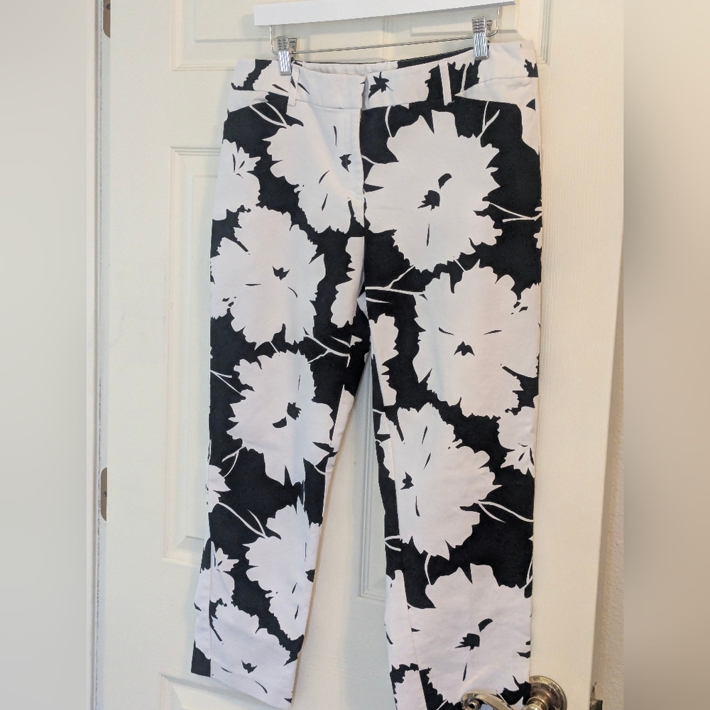 Liz Claiborne Emma Black White Floral Ankle Pants Size 12 Cotton Stretch Cropped
